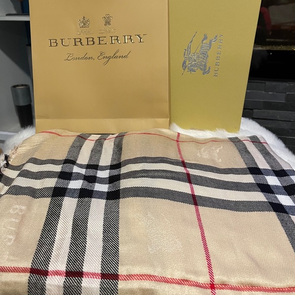 Sold - Authentic Burberry Shawl/wrap Scarf - Picture 2 of 11